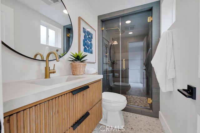10 Camel Point, Laguna Beach CA: https://media.crmls.org/medias/05c1a1f3-0675-4867-b244-e83561001b3a.jpg