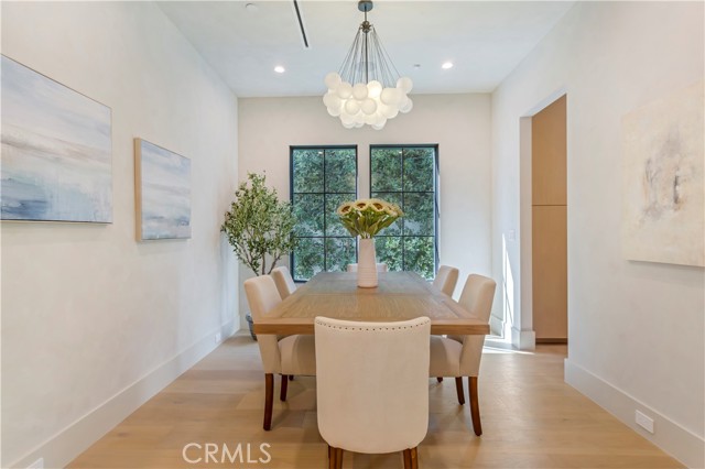 4239 Rhodes Avenue, Studio City CA: https://media.crmls.org/medias/05c1c4fe-e927-4dff-965f-58f48c80722c.jpg