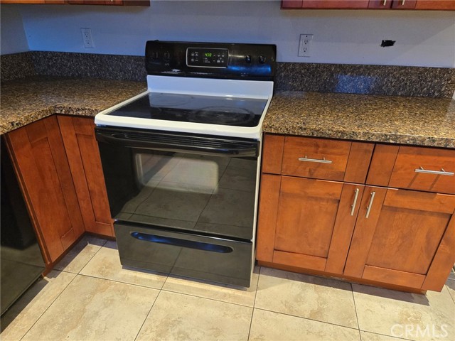23240 Orange Avenue, Lake Forest CA: https://media.crmls.org/medias/05c25bdc-f4e6-4850-8987-2f77adf1d16d.jpg