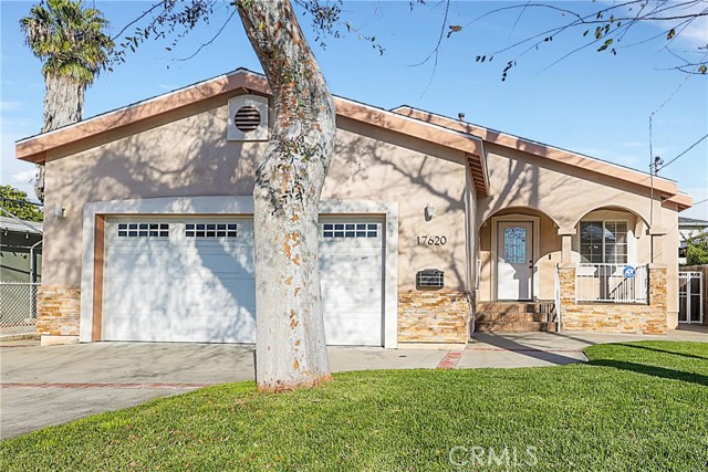 17620 Downey Avenue, Bellflower, California 90706, 3 Bedrooms Bedrooms, ,2 BathroomsBathrooms,Single Family Residence,For Sale,Downey,PW24049153