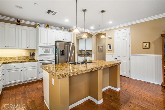 Detail Gallery Image 14 of 57 For 1536 Rose Arbor Ct, Redlands,  CA 92374 - 3 Beds | 2/1 Baths