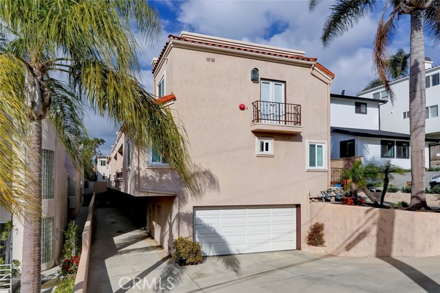 849 15th Street, Hermosa Beach, California 90254, 3 Bedrooms Bedrooms, ,2 BathroomsBathrooms,Residential,Sold,15th,SB22229199