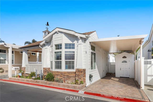 Detail Gallery Image 2 of 42 For 252 Mayflower Dr, Newport Beach,  CA 92660 - 2 Beds | 2 Baths