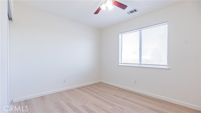 Detail Gallery Image 19 of 49 For 9515 Juniper, Apple Valley,  CA 92308 - 6 Beds | 4/1 Baths