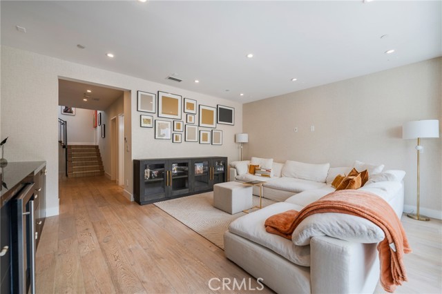 Detail Gallery Image 28 of 37 For 468 30th St, Manhattan Beach,  CA 90266 - 5 Beds | 5/1 Baths