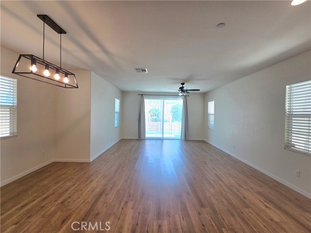 5374 N Alumni Lane, San Bernardino CA: https://media.crmls.org/medias/05c53350-0541-43d1-a07f-658d4ca772fb.jpg