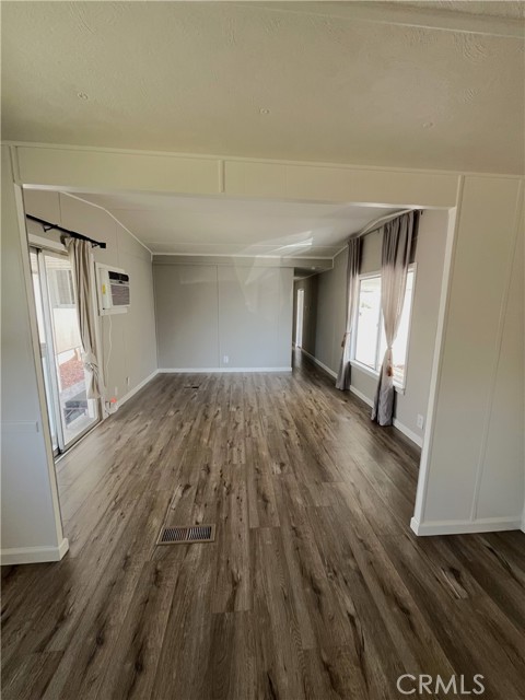 3700 Buchanan Street, Riverside CA: https://media.crmls.org/medias/05c57aa5-e181-4f80-aaf0-9b57b6196395.jpg