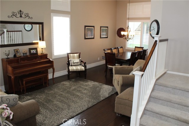 1338 Coral Gables Circle, Corona CA: https://media.crmls.org/medias/05c5c0e3-92a6-4800-a81c-07d8537b005e.jpg