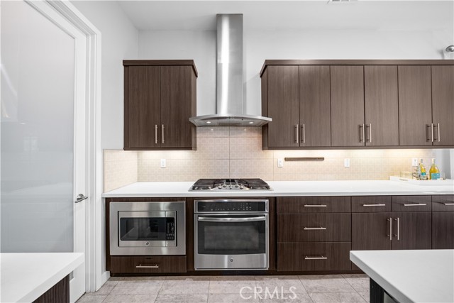 Detail Gallery Image 12 of 67 For 814 Beacon, Irvine,  CA 92618 - 3 Beds | 2/1 Baths