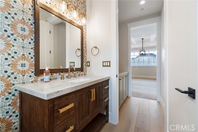 617 36th Street, Manhattan Beach, California 90266, 6 Bedrooms Bedrooms, ,6 BathroomsBathrooms,Residential,Sold,36th,SB22005152