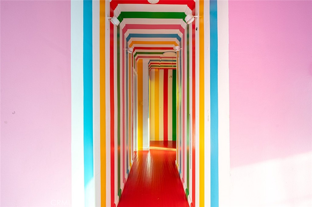 https://media.crmls.org/medias/05c64f8b-4e71-4bc6-80e0-c2e400c8f700.jpg?preset=X-Large