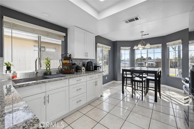 647 Muir Avenue, Pomona CA: https://media.crmls.org/medias/05c66160-204f-405e-91a6-f246a73ed9e4.jpg