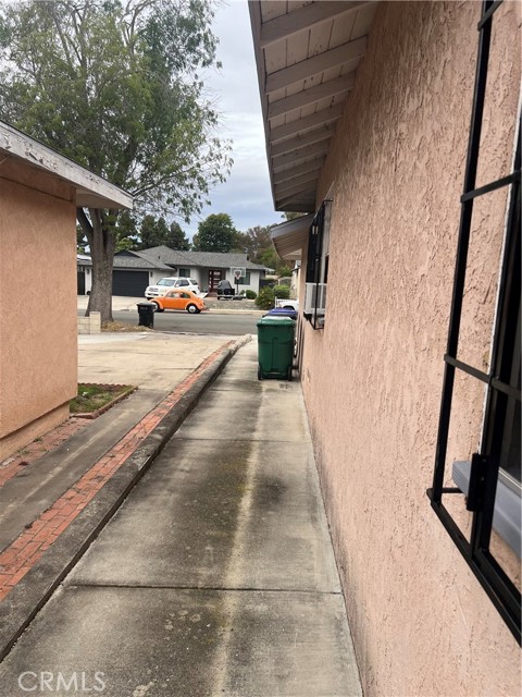 5251 Laurel Street, San Diego CA: https://media.crmls.org/medias/05c68f74-4d89-4972-9815-c5703c15fe5c.jpg