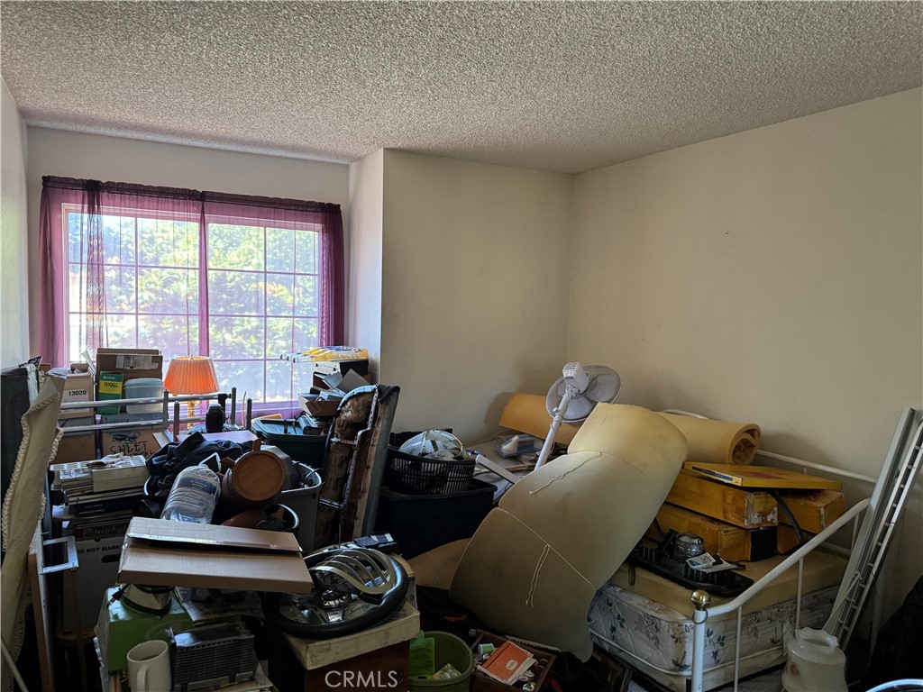 https://media.crmls.org/medias/05c76d35-c2c7-4287-8029-a37e3bc820f0.jpg?preset=X-Large