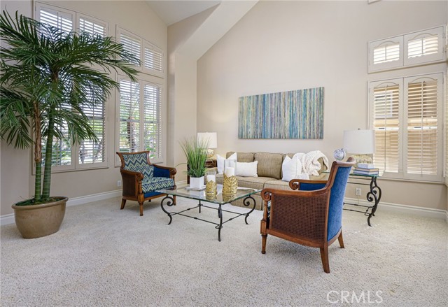 Detail Gallery Image 18 of 47 For 5555 Meadow Lake Ln, Yorba Linda,  CA 92887 - 3 Beds | 2/1 Baths