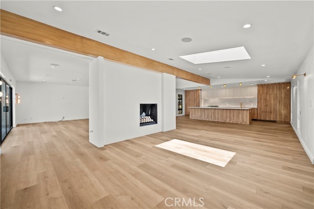 23427 Canzonet Street, Woodland Hills CA: https://media.crmls.org/medias/05c7c0e5-bc00-48bb-95e0-f7a0f9fbf8df.jpg
