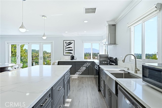 Detail Gallery Image 14 of 56 For 334 Anita Dr, Pasadena,  CA 91105 - 6 Beds | 5 Baths