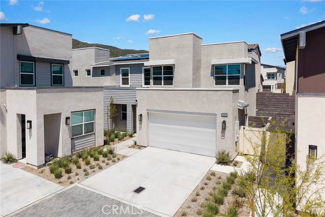 Detail Gallery Image 2 of 23 For 15842 Caterpillar Dr, Fontana,  CA 92336 - 4 Beds | 3 Baths