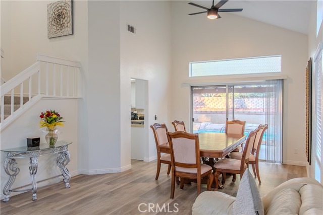 573 Hamilton Drive, Corona CA: https://media.crmls.org/medias/05c85dfa-9c42-4a10-a72f-248f0dd2a113.jpg