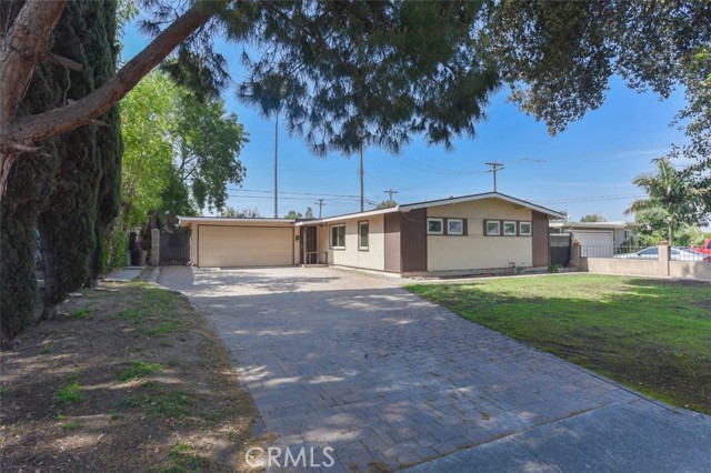 706 E Glenlyn Dr, Azusa, CA 91702