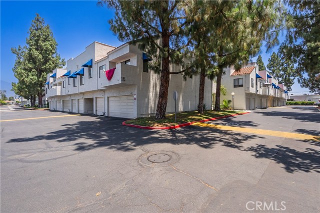 623 Park Shadow Court, Baldwin Park CA: https://media.crmls.org/medias/05c9fae2-cd10-4307-85ec-877824d8aff6.jpg
