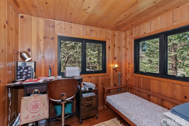 Detail Gallery Image 13 of 52 For 851 Cottage Grove, Lake Arrowhead,  CA 92352 - 2 Beds | 2 Baths