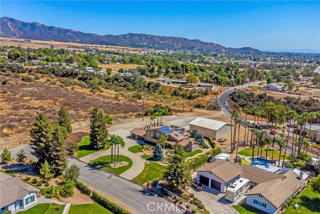 35225 Crystal Street, Yucaipa CA: https://media.crmls.org/medias/05cb1d83-b9e8-45fb-b1f4-59b92c666a3d.jpg