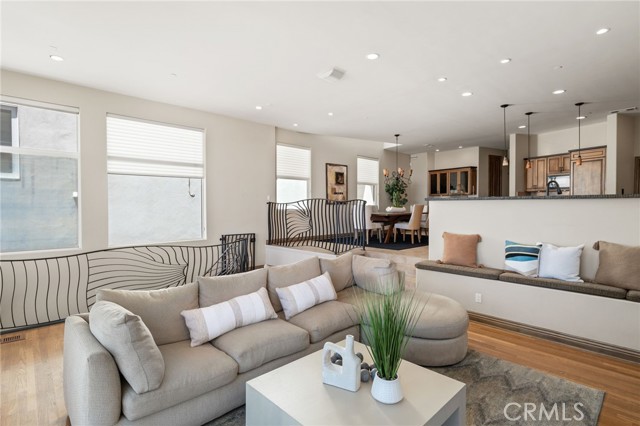 Detail Gallery Image 5 of 38 For 4308 the Strand, Manhattan Beach,  CA 90266 - 5 Beds | 4/1 Baths