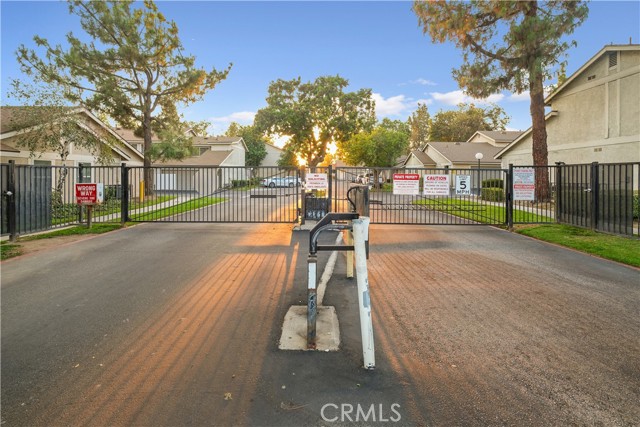 Detail Gallery Image 3 of 23 For 1650 S Campus, Ontario,  CA 91761 - 2 Beds | 2/1 Baths