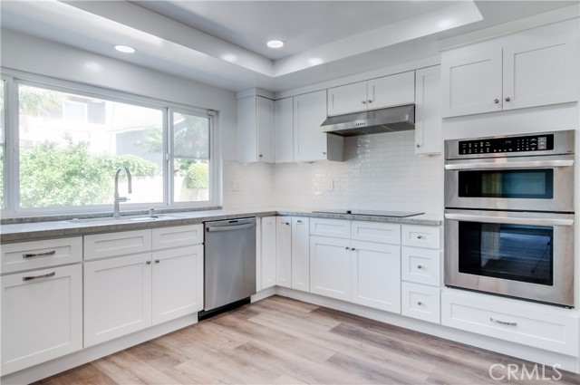15562 Wild Cherry Circle, Huntington Beach CA: https://media.crmls.org/medias/05ccc32d-8ef5-4c8b-b61e-988184e2b952.jpg