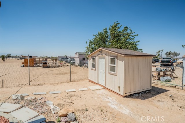 11130 Tenaya Road, Apple Valley CA: https://media.crmls.org/medias/05ccfcb3-7e0c-4eae-8055-c4b3a4e6cfde.jpg