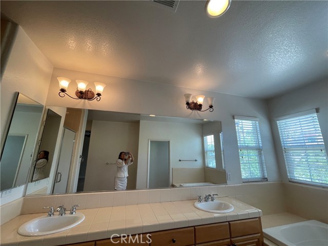 1321 Kendra Lane, Upland CA: https://media.crmls.org/medias/05cfb71f-86b5-49a1-ac98-a94995addbe9.jpg