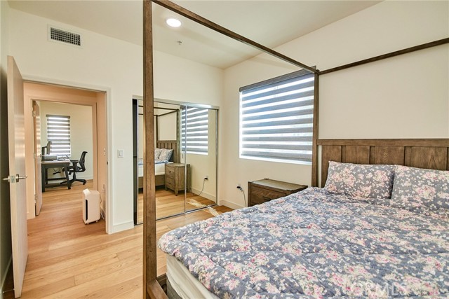 820 S Wilton Place, Los Angeles CA: https://media.crmls.org/medias/05cfbe93-bfee-4496-b74a-5e4f7236d322.jpg