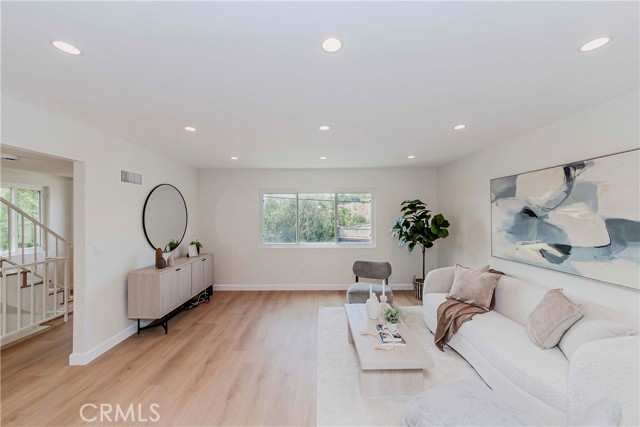 Detail Gallery Image 7 of 36 For 3745 Roberta St, Los Angeles,  CA 90031 - 3 Beds | 2/1 Baths