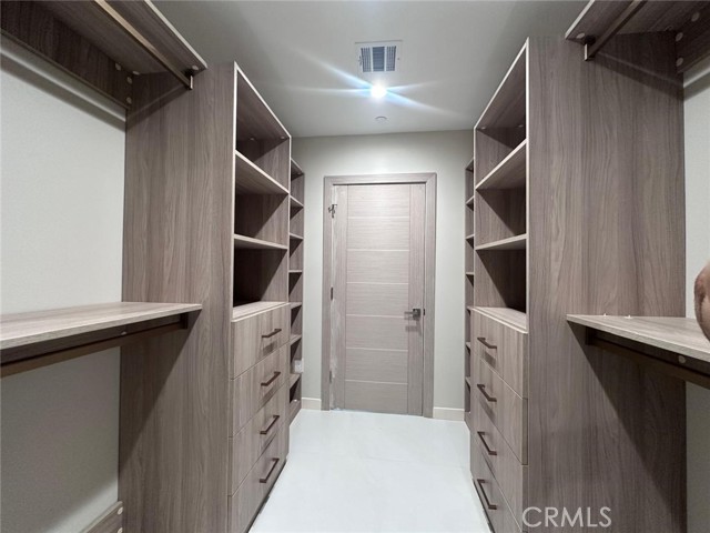 5100 Fallbrook photo 16