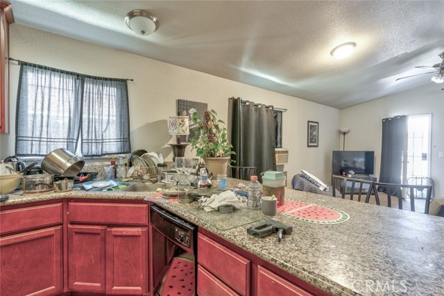 Detail Gallery Image 10 of 26 For 435 E San Pedro St, Merced,  CA 95341 - 5 Beds | 2 Baths