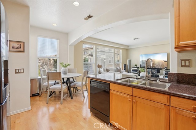 Detail Gallery Image 15 of 50 For 2889 Plaza Del Amo #405,  Torrance,  CA 90503 - 3 Beds | 2/1 Baths