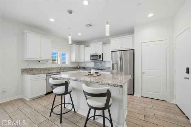 Detail Gallery Image 16 of 41 For 24318 Red Spruce, Murrieta,  CA 92562 - 3 Beds | 2/1 Baths