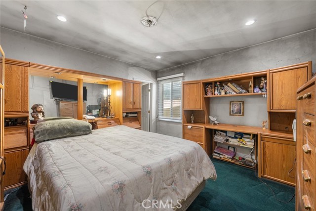 11744 Welby Way, North Hollywood CA: https://media.crmls.org/medias/05d07500-e14c-438b-bdcf-6a4e7033fe2d.jpg