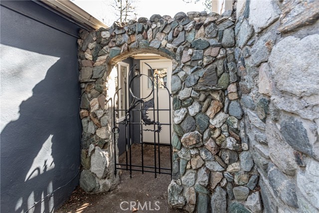 Image 6 of 49 For 13995 Hazel Drive