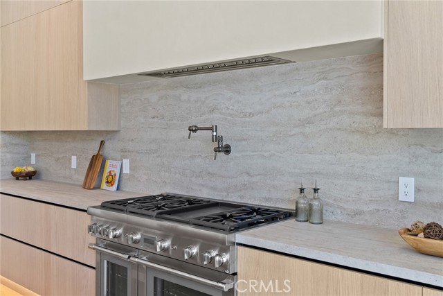 Detail Gallery Image 17 of 65 For 14738 Otsego St, Sherman Oaks,  CA 91403 - 5 Beds | 5/1 Baths