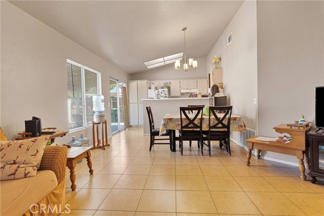 Detail Gallery Image 6 of 25 For 14753 Kimberly, Adelanto,  CA 92301 - 3 Beds | 2 Baths