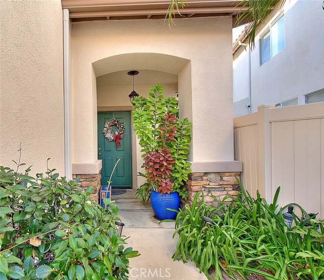 Detail Gallery Image 3 of 67 For 27641 Atlas Ln, Canyon Country,  CA 91351 - 4 Beds | 2/1 Baths