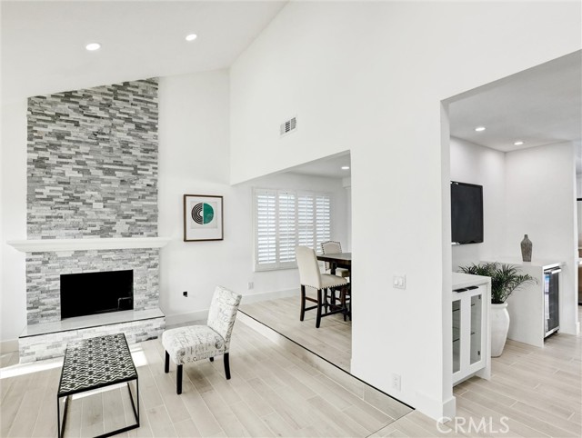 Detail Gallery Image 4 of 28 For 7191 Sunbreeze Dr, Huntington Beach,  CA 92647 - 3 Beds | 2 Baths