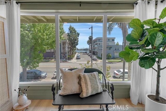 1123 E Ocean Blvd, Long Beach CA: https://media.crmls.org/medias/05d30d4e-2eaf-4977-a334-c7e131f8ffdd.jpg