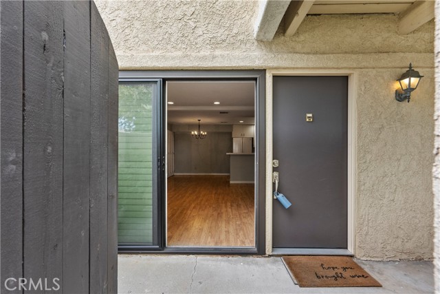Detail Gallery Image 3 of 29 For 18830 Mandan St #101,  Canyon Country,  CA 91351 - 2 Beds | 2 Baths