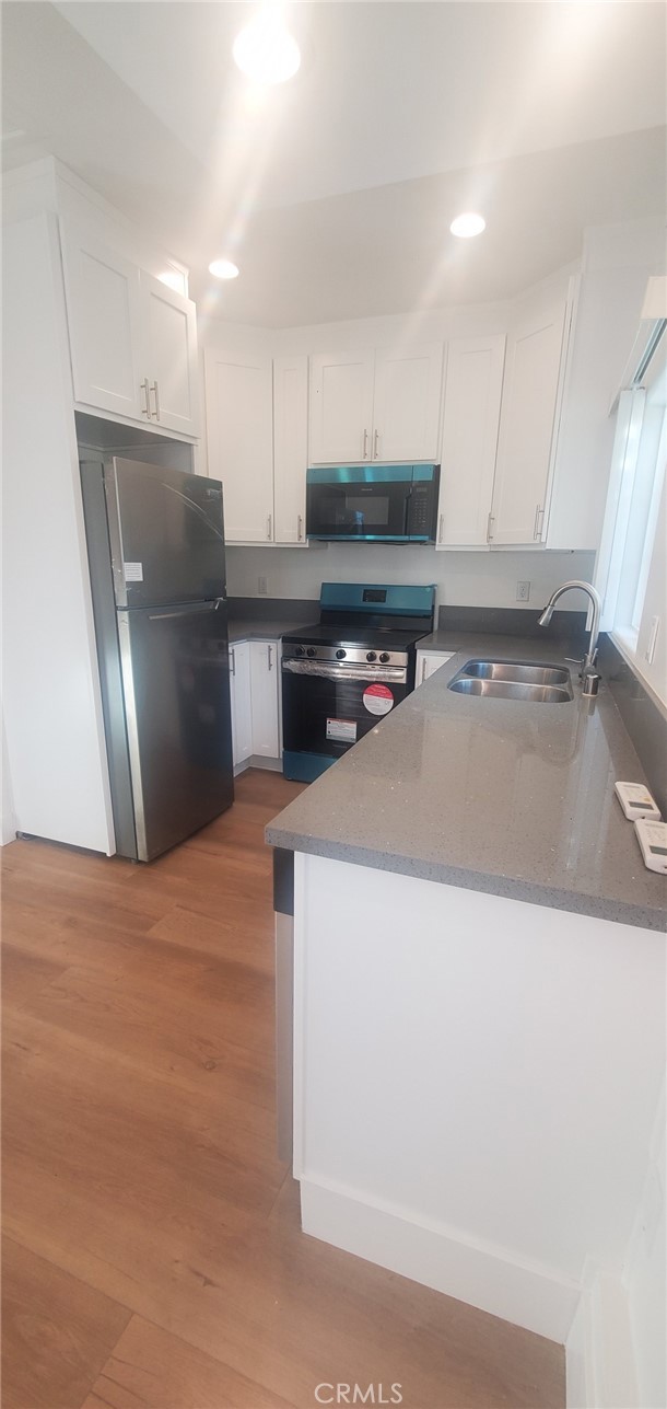 Detail Gallery Image 14 of 27 For 23462 Friar St, Woodland Hills,  CA 91367 - 1 Beds | 1 Baths