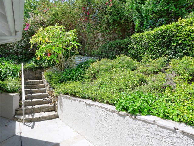26235 Birchfield Ave, Rancho Palos Verdes CA: https://media.crmls.org/medias/05d44b22-5613-492c-bcfb-201f44459cdc.jpg