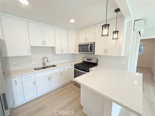 919 E Acacia Avenue, Glendale CA: https://media.crmls.org/medias/05d47e1e-cd89-4e8e-b68d-72647df7111e.jpg