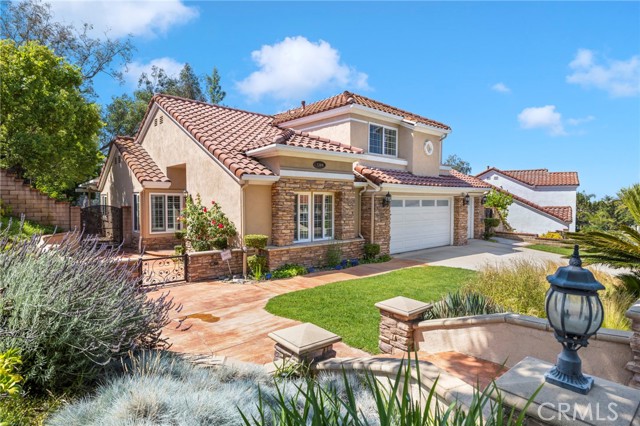 2304 Trickling Creek Drive, La Verne CA: https://media.crmls.org/medias/05d530ec-ffb3-4cf4-b0c3-9b7d14cfb897.jpg